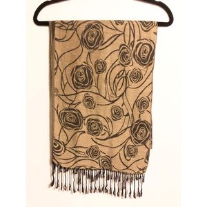 🌱2/$15 Rose Scarf